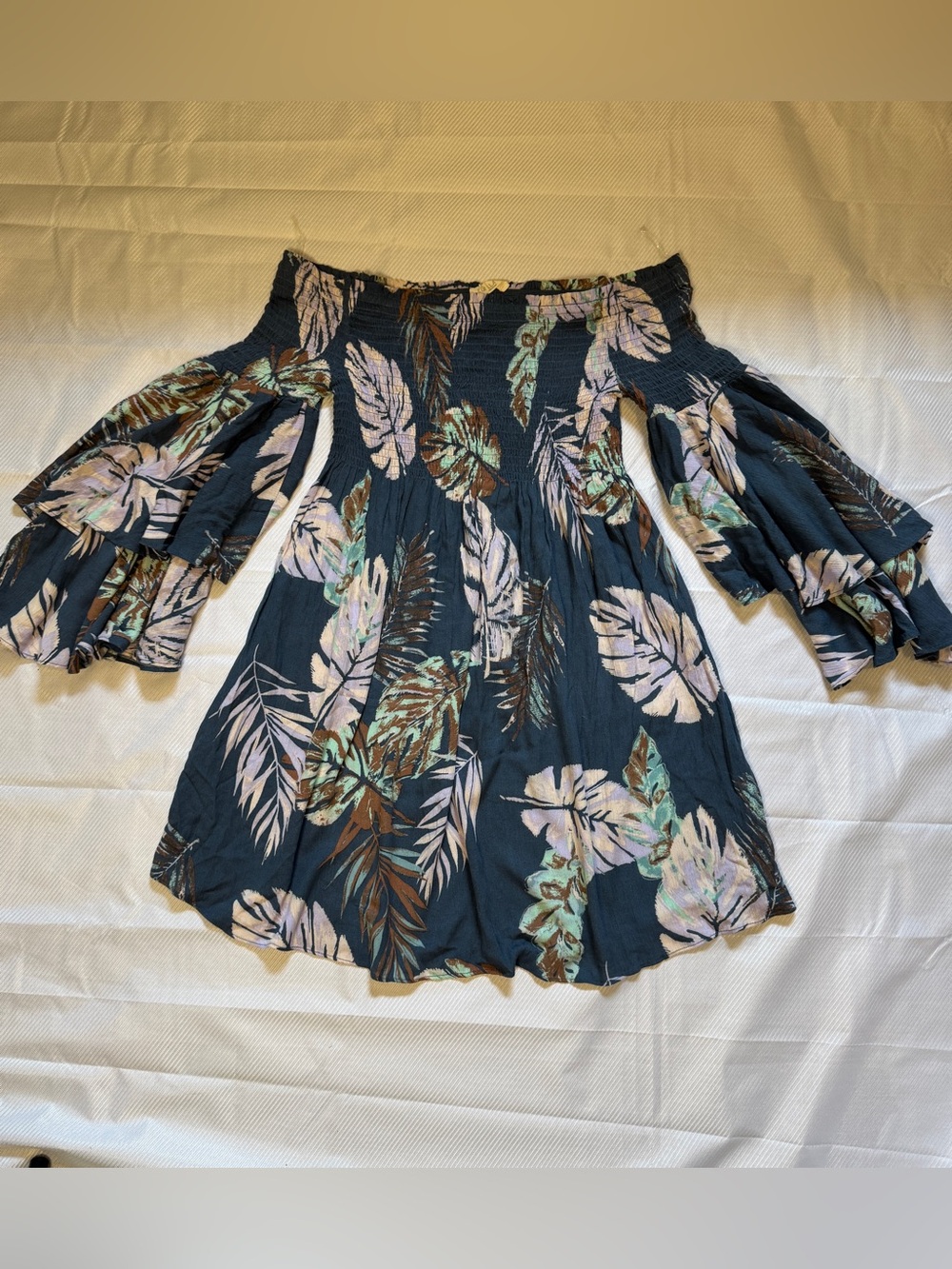 Illa Illa Anthropologie Boho Tropical Smocked Mini Dress L Vacation Resort - Picture 4 of 9